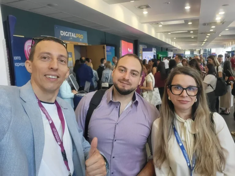 Борислав Дончев със Сотир Рангелов от BNI Ръстеж и Станислава Симидчийска от Copyvibes
