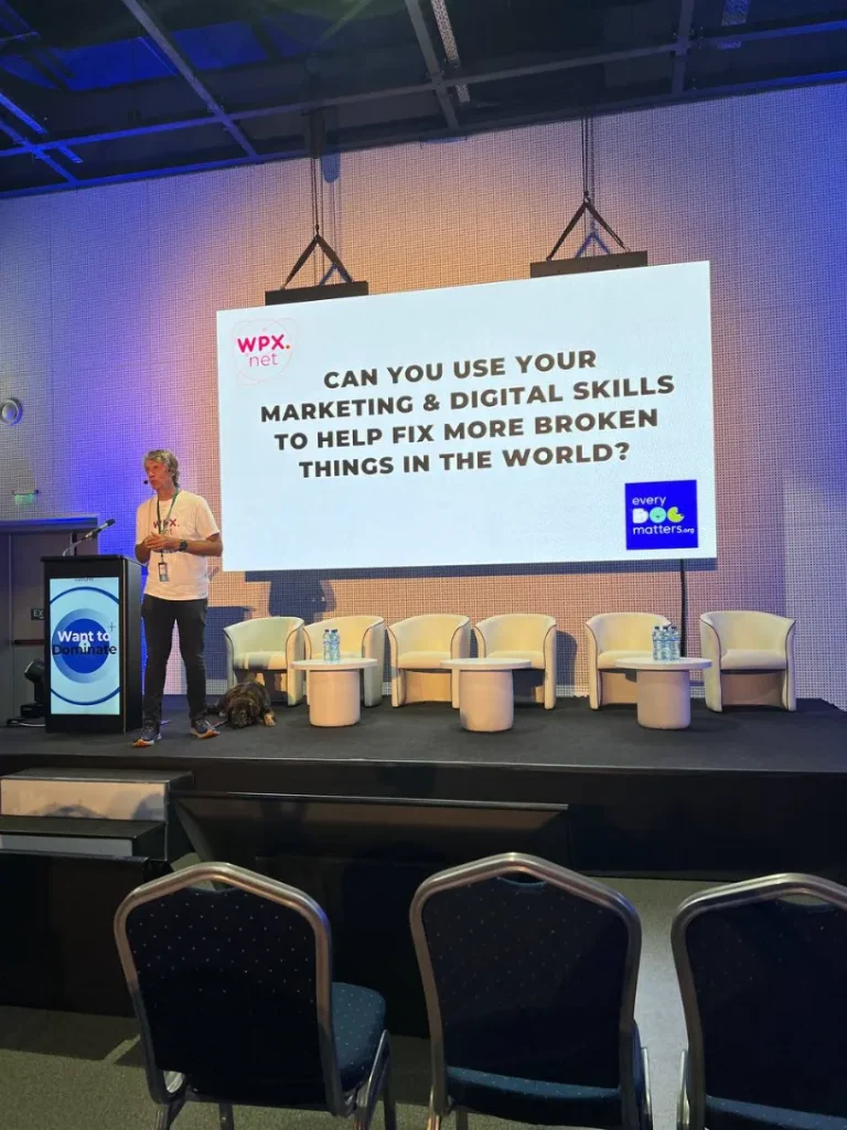 Terry Kyle от WPX и EveryDogMatters.org по време на лекцията си на Digital4Sofia 2025
